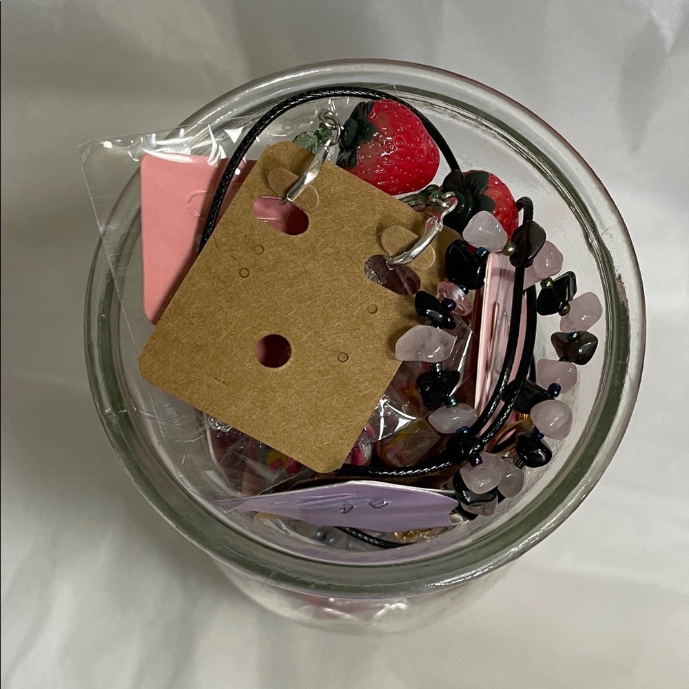 Assorted NWT Jewelry in Glass Vase - Picture 7 of 14